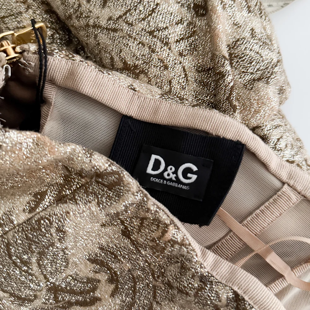D&G DOLCE&GABBANA パーティードレス ゴールド 花柄 タグ付き D&G DOLCE&GABBANA パーティードレス ゴールド 花柄 タグ付き